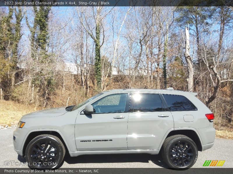  2022 Grand Cherokee Laredo X 4x4 Sting-Gray