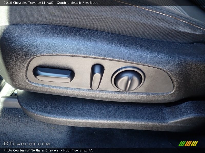 Graphite Metallic / Jet Black 2018 Chevrolet Traverse LT AWD