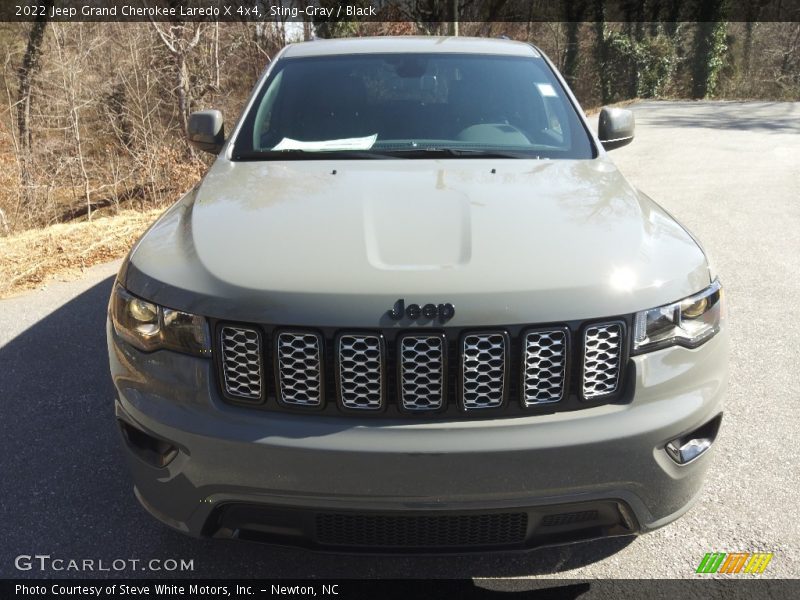 Sting-Gray / Black 2022 Jeep Grand Cherokee Laredo X 4x4
