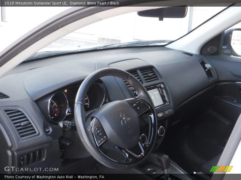Diamond White Pearl / Black 2018 Mitsubishi Outlander Sport LE