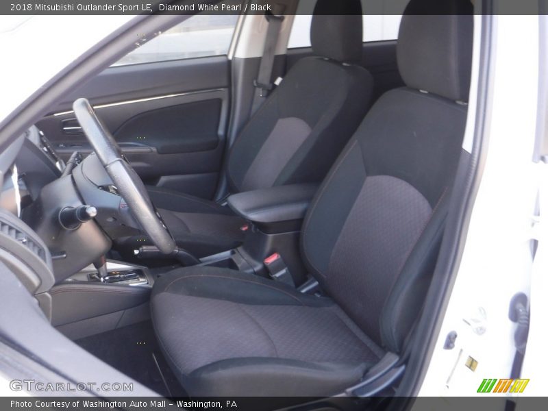 Diamond White Pearl / Black 2018 Mitsubishi Outlander Sport LE