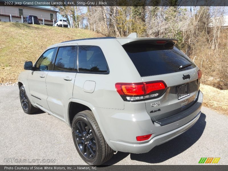 Sting-Gray / Black 2022 Jeep Grand Cherokee Laredo X 4x4