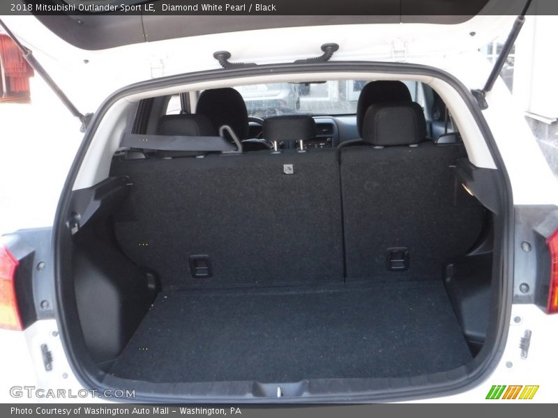 Diamond White Pearl / Black 2018 Mitsubishi Outlander Sport LE