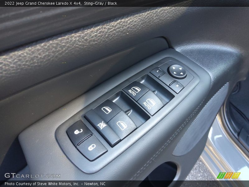 Sting-Gray / Black 2022 Jeep Grand Cherokee Laredo X 4x4