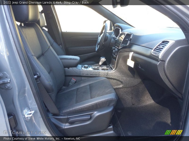 Sting-Gray / Black 2022 Jeep Grand Cherokee Laredo X 4x4