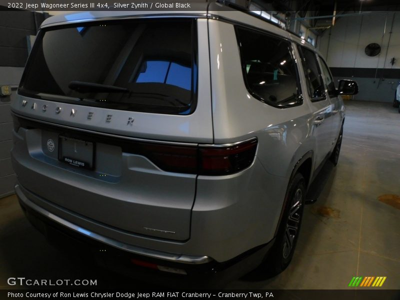 Silver Zynith / Global Black 2022 Jeep Wagoneer Series III 4x4
