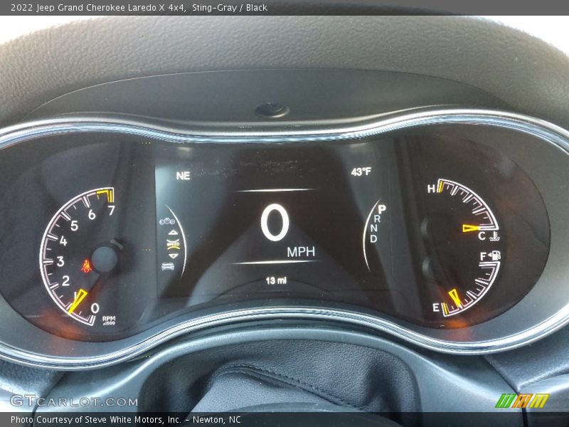  2022 Grand Cherokee Laredo X 4x4 Laredo X 4x4 Gauges