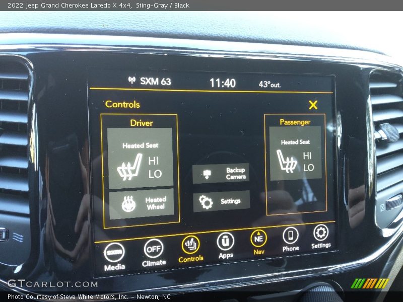 Controls of 2022 Grand Cherokee Laredo X 4x4