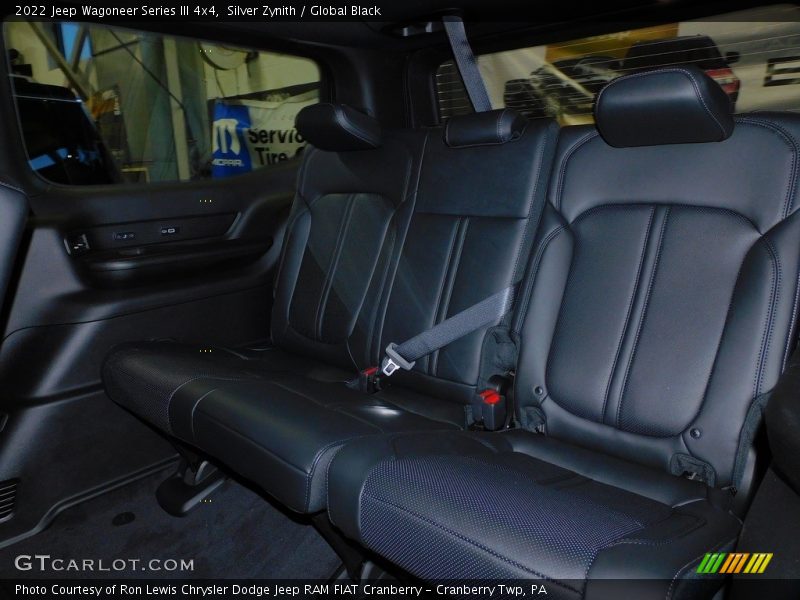 Silver Zynith / Global Black 2022 Jeep Wagoneer Series III 4x4