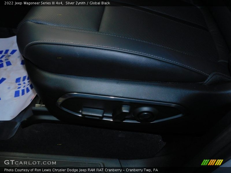 Silver Zynith / Global Black 2022 Jeep Wagoneer Series III 4x4