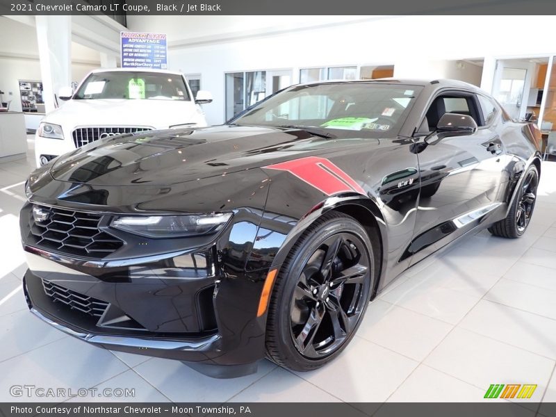 Front 3/4 View of 2021 Camaro LT Coupe