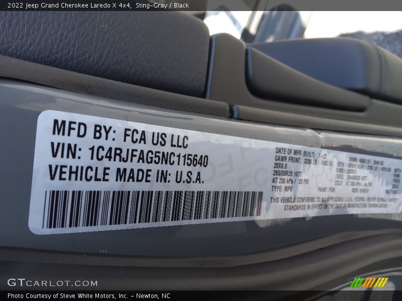 Sting-Gray / Black 2022 Jeep Grand Cherokee Laredo X 4x4