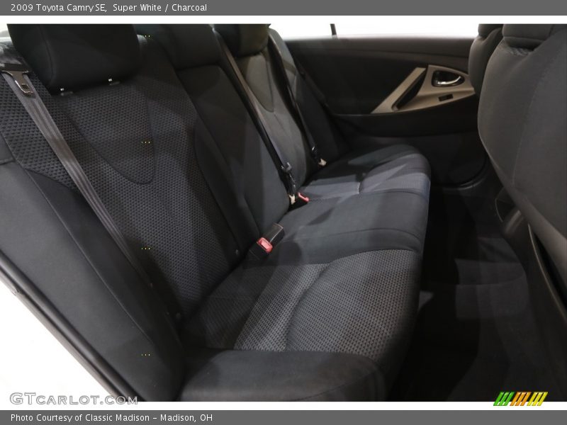 Super White / Charcoal 2009 Toyota Camry SE