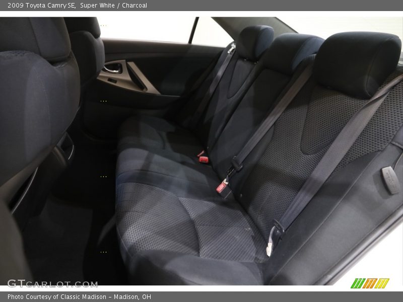 Super White / Charcoal 2009 Toyota Camry SE