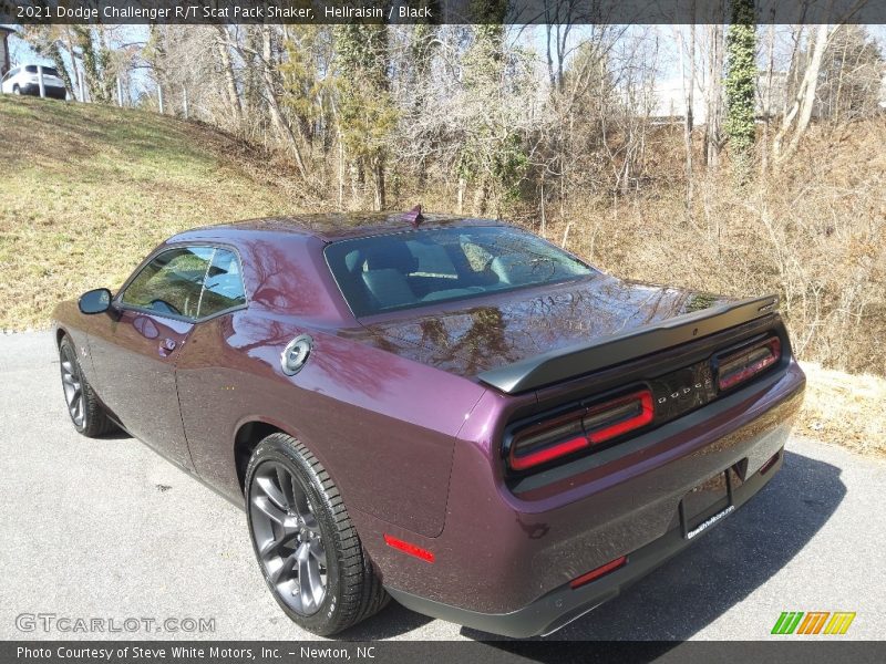 Hellraisin / Black 2021 Dodge Challenger R/T Scat Pack Shaker