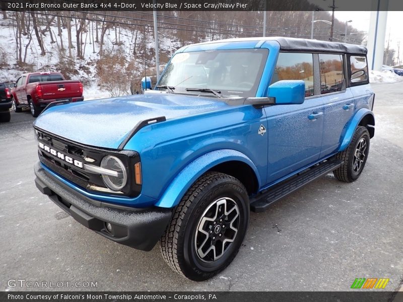 Front 3/4 View of 2021 Bronco Outer Banks 4x4 4-Door