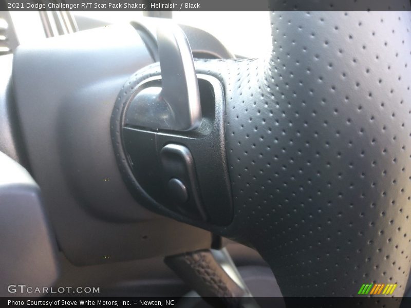 Hellraisin / Black 2021 Dodge Challenger R/T Scat Pack Shaker