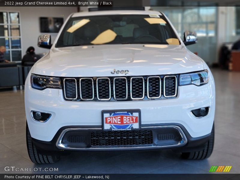 Bright White / Black 2022 Jeep Grand Cherokee Limited 4x4