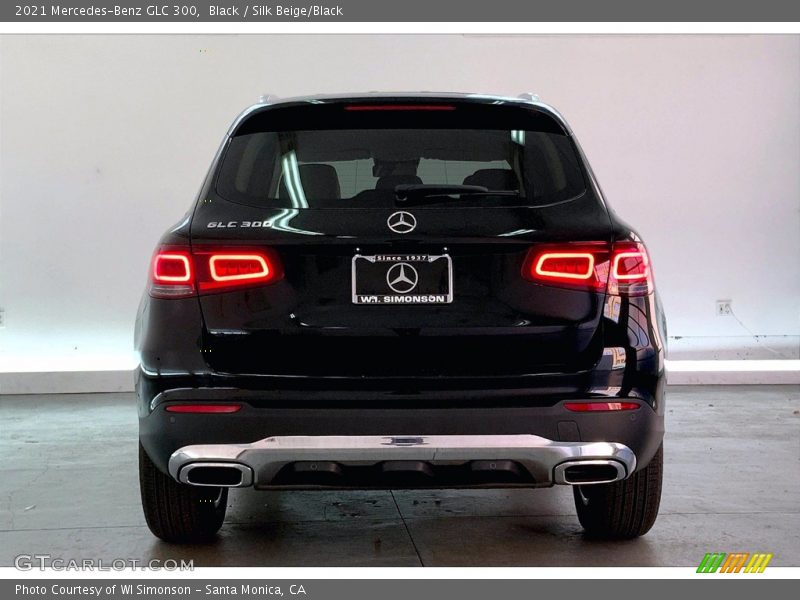 Black / Silk Beige/Black 2021 Mercedes-Benz GLC 300