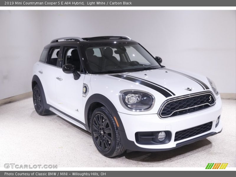 Light White / Carbon Black 2019 Mini Countryman Cooper S E All4 Hybrid