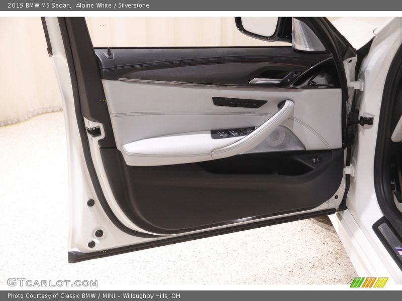 Alpine White / Silverstone 2019 BMW M5 Sedan