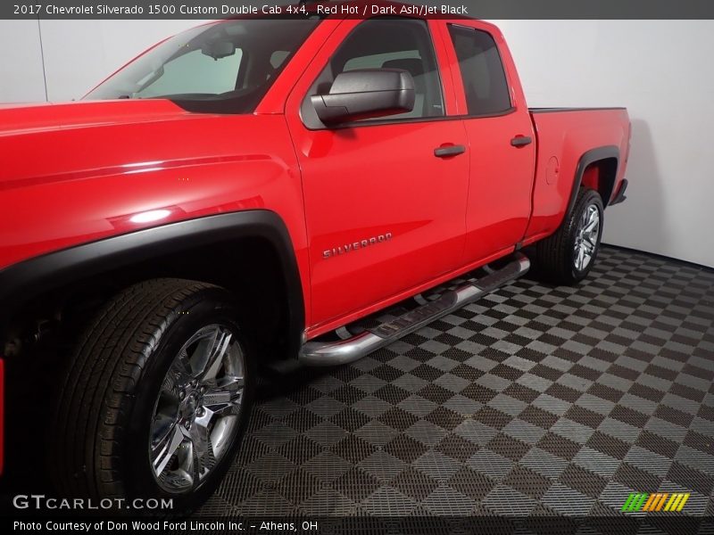 Red Hot / Dark Ash/Jet Black 2017 Chevrolet Silverado 1500 Custom Double Cab 4x4