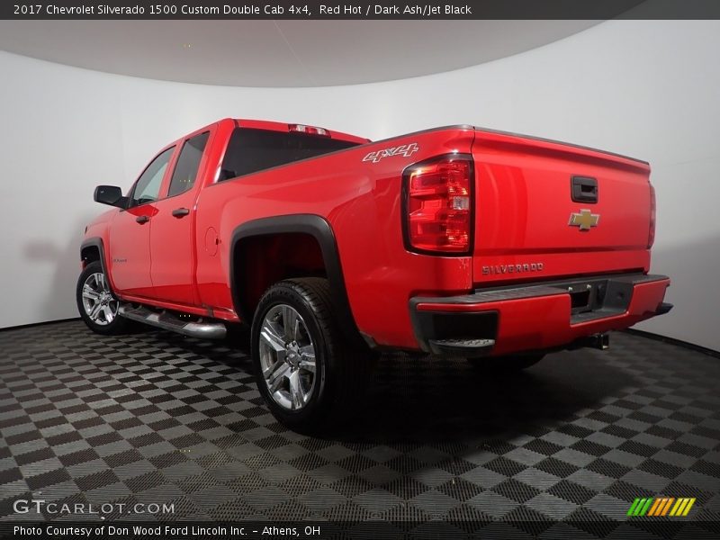 Red Hot / Dark Ash/Jet Black 2017 Chevrolet Silverado 1500 Custom Double Cab 4x4