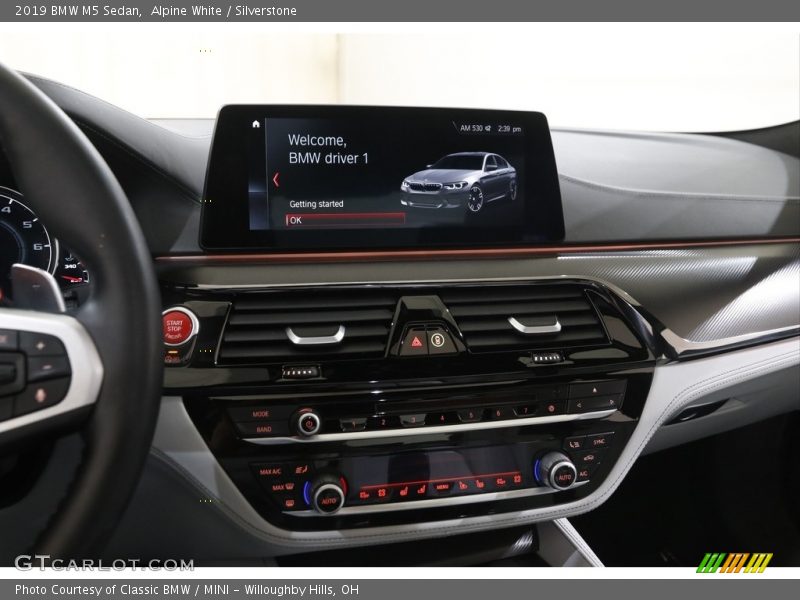 Alpine White / Silverstone 2019 BMW M5 Sedan