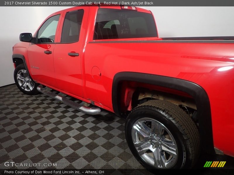 Red Hot / Dark Ash/Jet Black 2017 Chevrolet Silverado 1500 Custom Double Cab 4x4