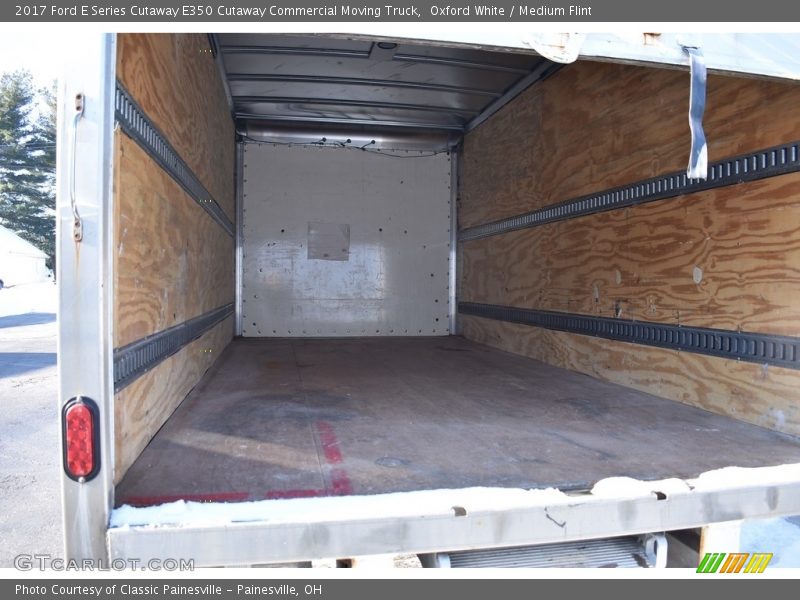 Oxford White / Medium Flint 2017 Ford E Series Cutaway E350 Cutaway Commercial Moving Truck