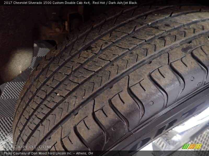 Red Hot / Dark Ash/Jet Black 2017 Chevrolet Silverado 1500 Custom Double Cab 4x4