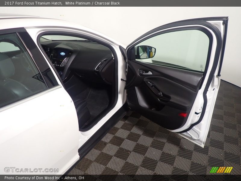 White Platinum / Charcoal Black 2017 Ford Focus Titanium Hatch
