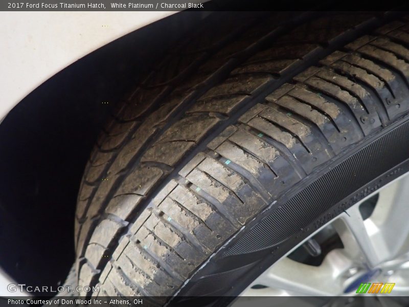 White Platinum / Charcoal Black 2017 Ford Focus Titanium Hatch