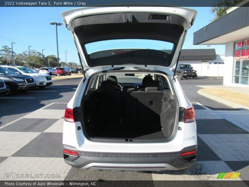Pure White / Gray 2022 Volkswagen Taos S