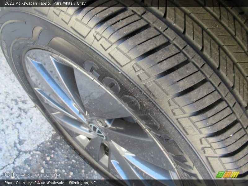Pure White / Gray 2022 Volkswagen Taos S