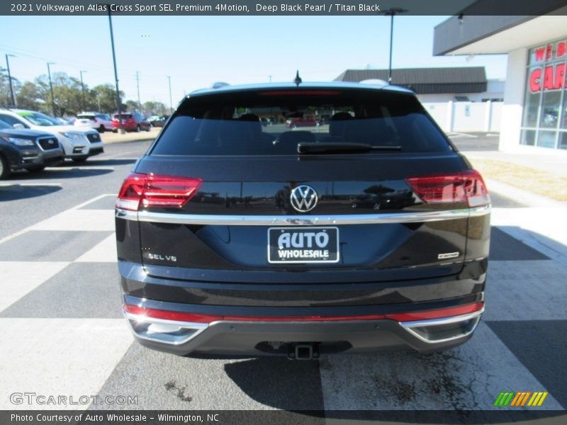 Deep Black Pearl / Titan Black 2021 Volkswagen Atlas Cross Sport SEL Premium 4Motion