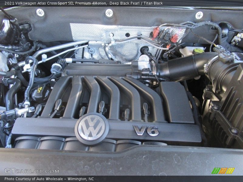 Deep Black Pearl / Titan Black 2021 Volkswagen Atlas Cross Sport SEL Premium 4Motion