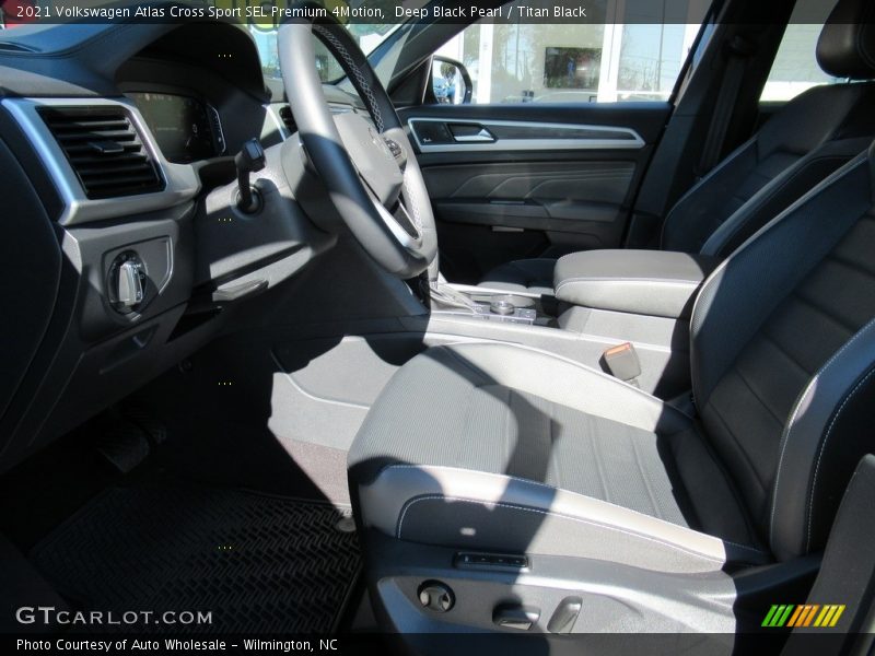 Deep Black Pearl / Titan Black 2021 Volkswagen Atlas Cross Sport SEL Premium 4Motion