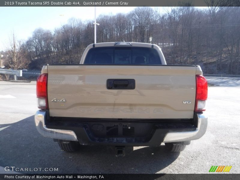 Quicksand / Cement Gray 2019 Toyota Tacoma SR5 Double Cab 4x4