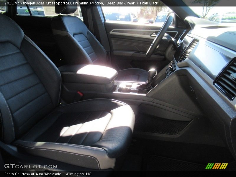 Deep Black Pearl / Titan Black 2021 Volkswagen Atlas Cross Sport SEL Premium 4Motion
