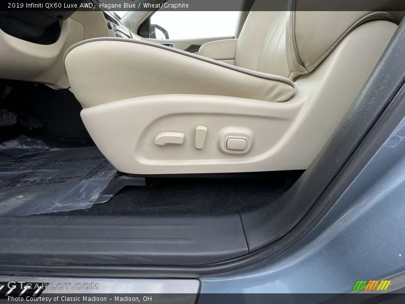 Front Seat of 2019 QX60 Luxe AWD
