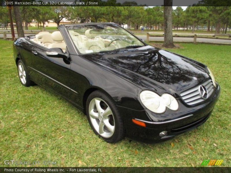 Front 3/4 View of 2005 CLK 320 Cabriolet