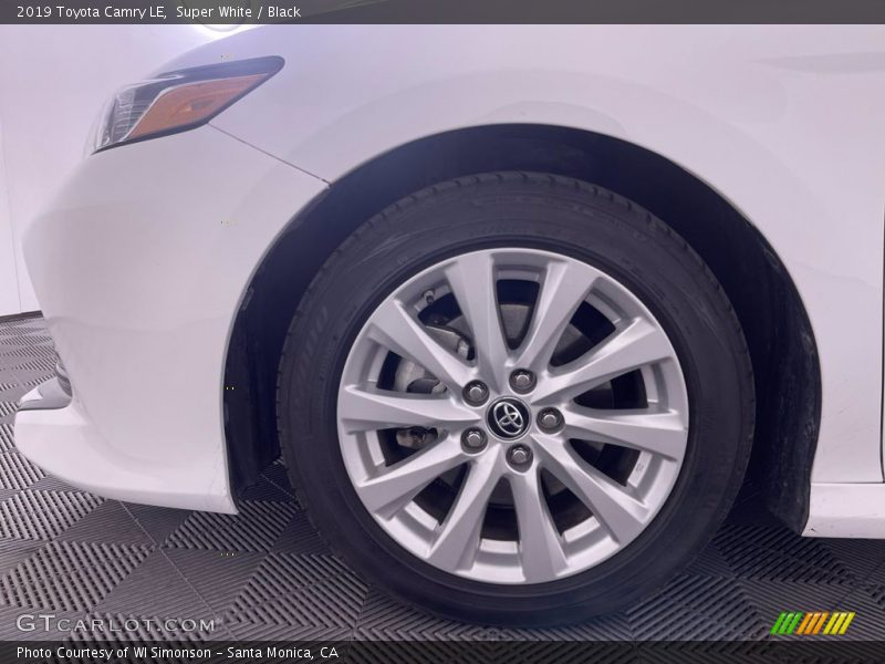 Super White / Black 2019 Toyota Camry LE