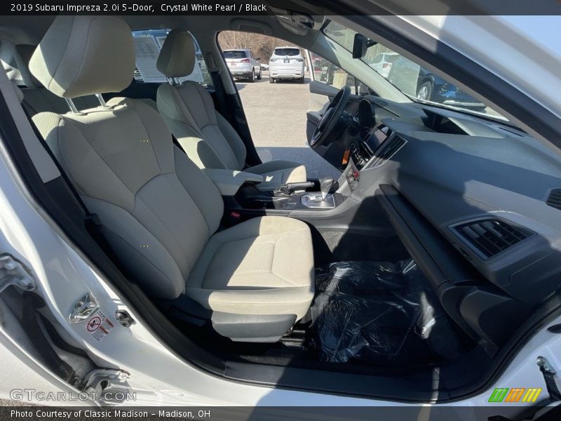 Crystal White Pearl / Black 2019 Subaru Impreza 2.0i 5-Door