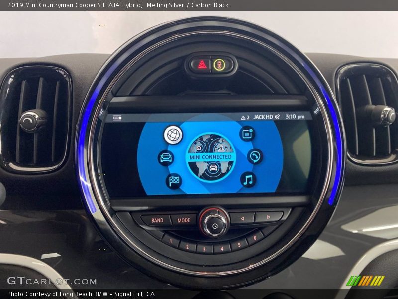 Controls of 2019 Countryman Cooper S E All4 Hybrid