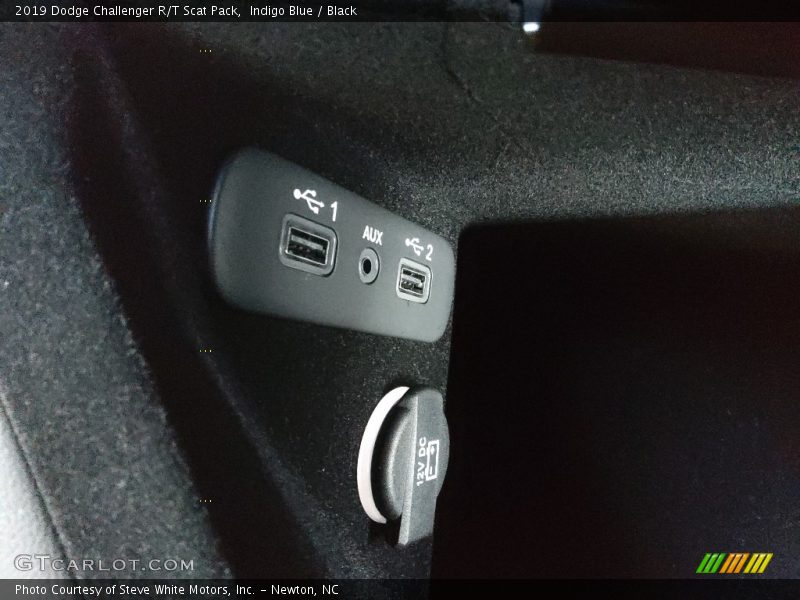 Indigo Blue / Black 2019 Dodge Challenger R/T Scat Pack