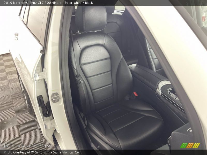 Polar White / Black 2019 Mercedes-Benz GLC 300 4Matic
