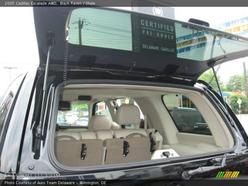 Black Raven / Shale 2005 Cadillac Escalade AWD