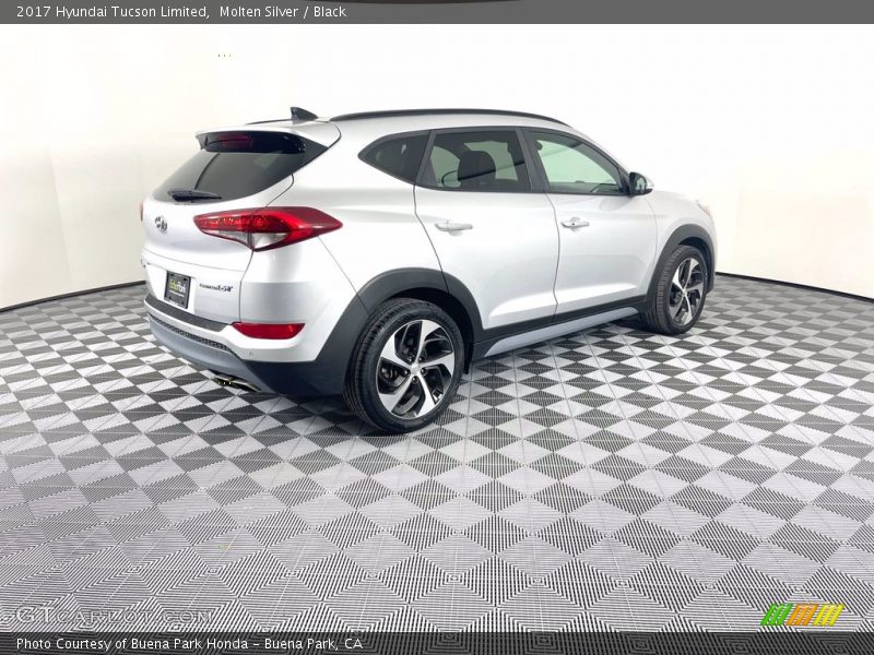 Molten Silver / Black 2017 Hyundai Tucson Limited