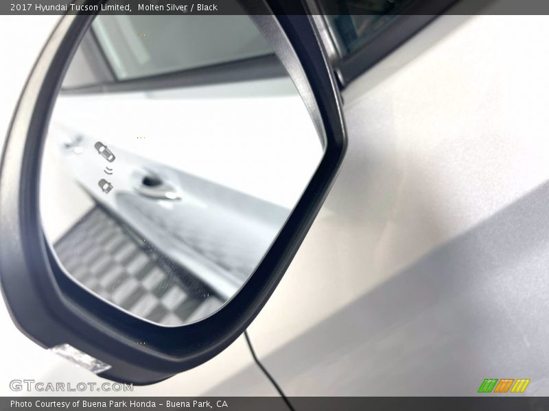 Molten Silver / Black 2017 Hyundai Tucson Limited